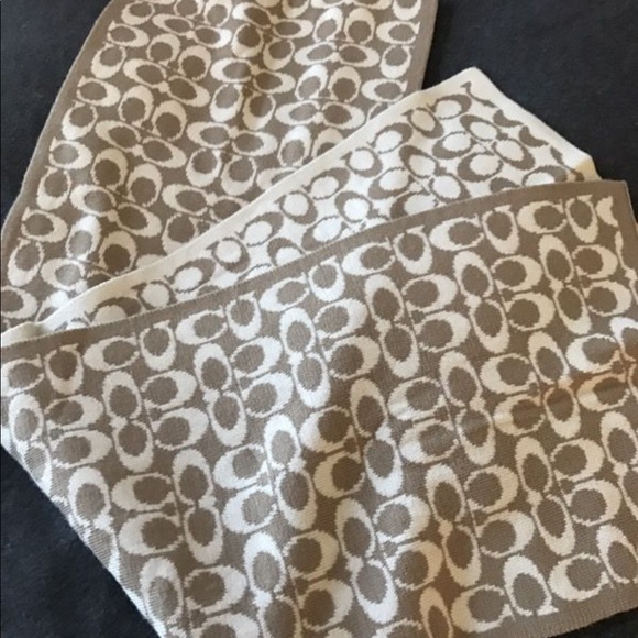 Coach Scarf - Picture 3 of 3